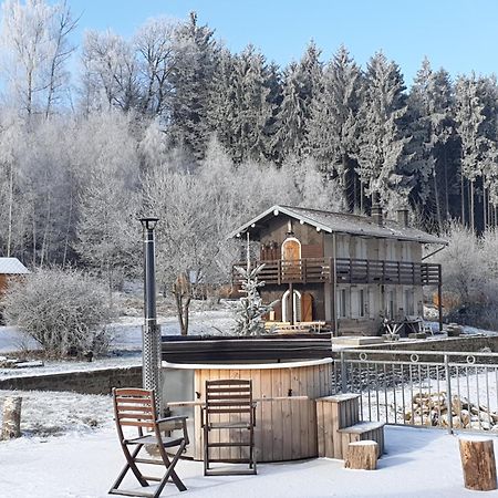 White Wood Villa Darney Bagian luar foto