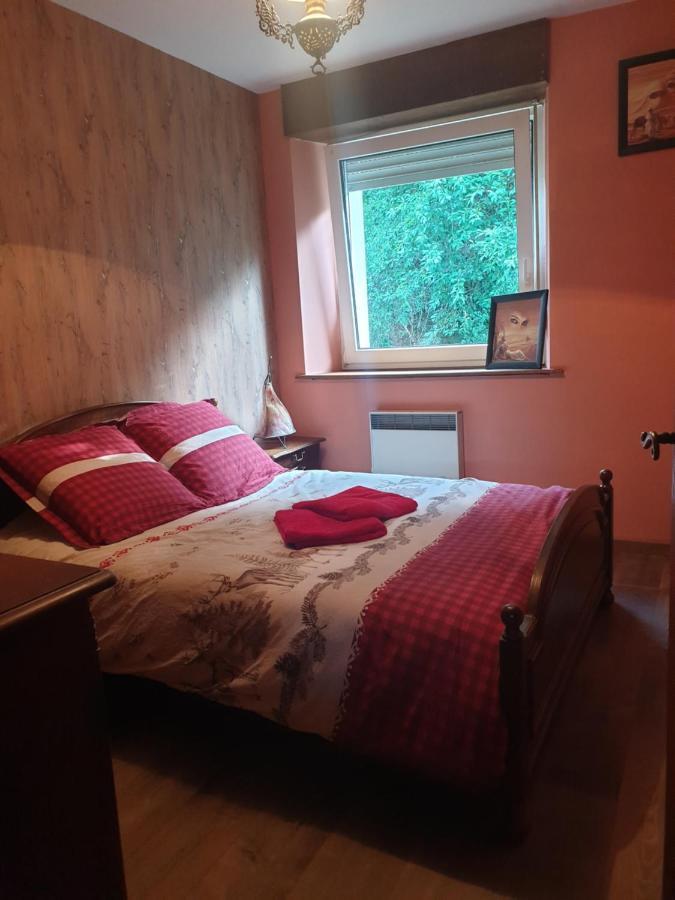 White Wood Villa Darney Bagian luar foto